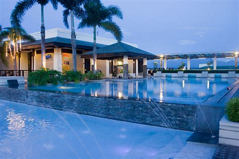 hotel in bacolod with pool